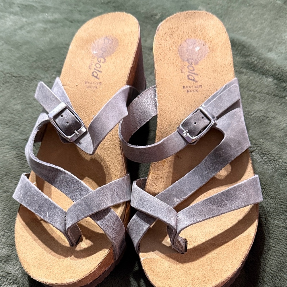 Earth Spirit Women's Strappy Sandals in Gray